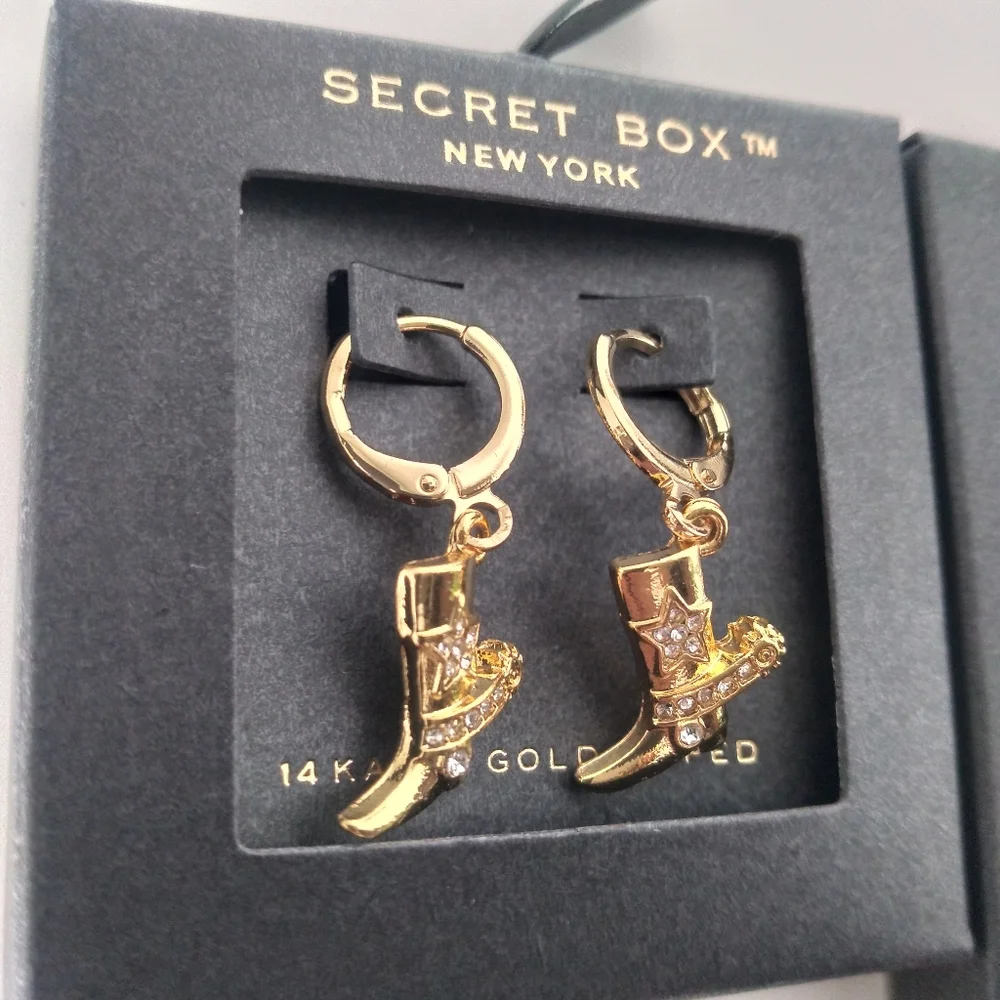 Secret Box New York 14K Gold Dipped Western Clover Necklace & Earrings Set